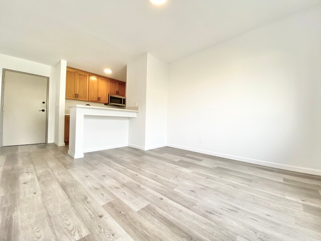 Foto principal - 1240 Bronson Ave