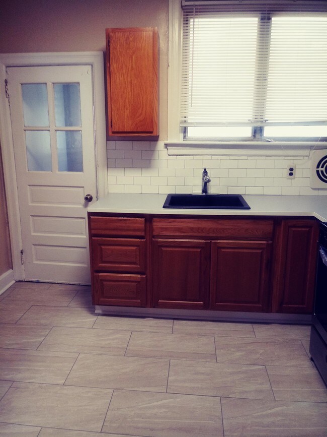 Foto del edificio - 163 W Godfrey Ave