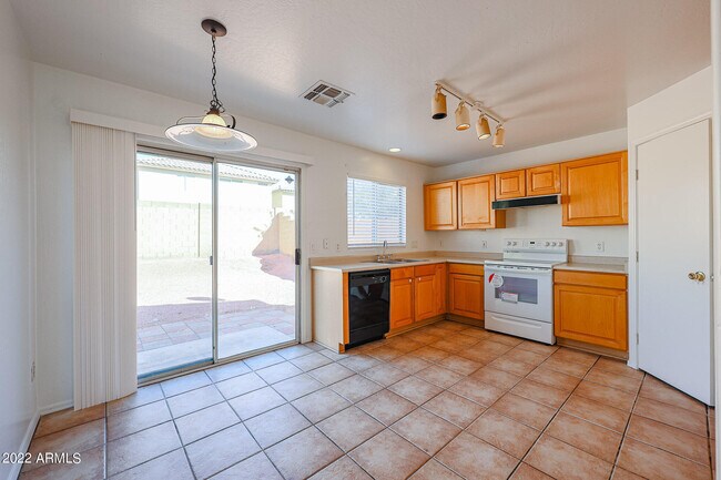 Foto del edificio - 11204 W Sells Dr