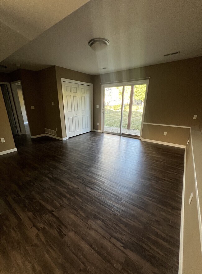 Building Photo - 2539 Catskill Ct