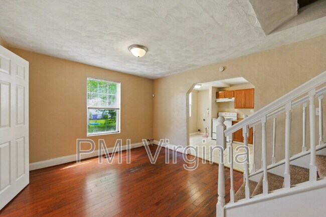 Building Photo - 923 Palmer St