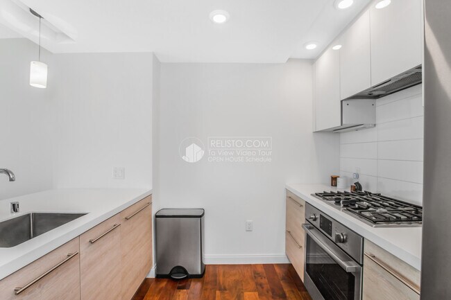 Foto del edificio - 555 Fulton St