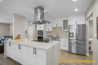 Building Photo - 6942 Santa Rita Ave