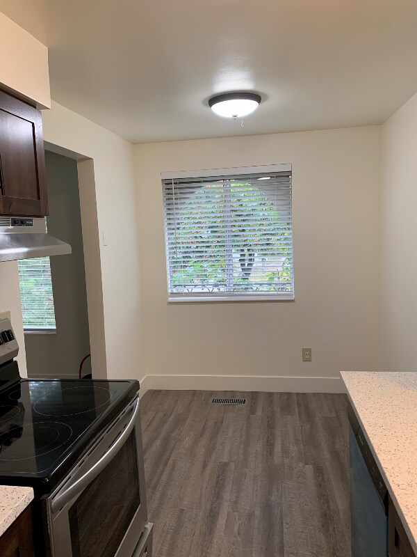 Building Photo - 470 E 1300 S