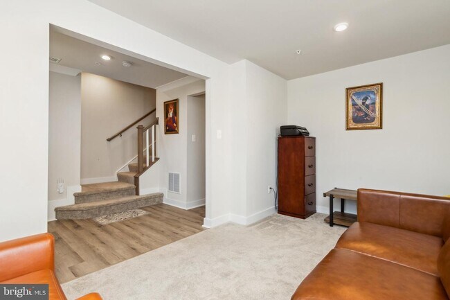 Building Photo - 6038 Fallfish Ct