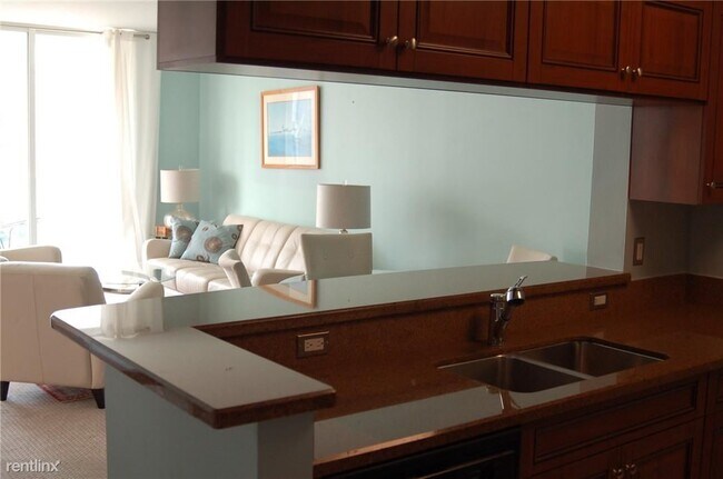 Building Photo - 1 br, 1 bath Condo - 347 N New River Dr E ...