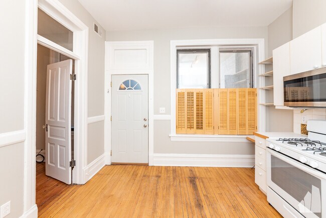 Foto del edificio - 1420 W Irving Park Rd