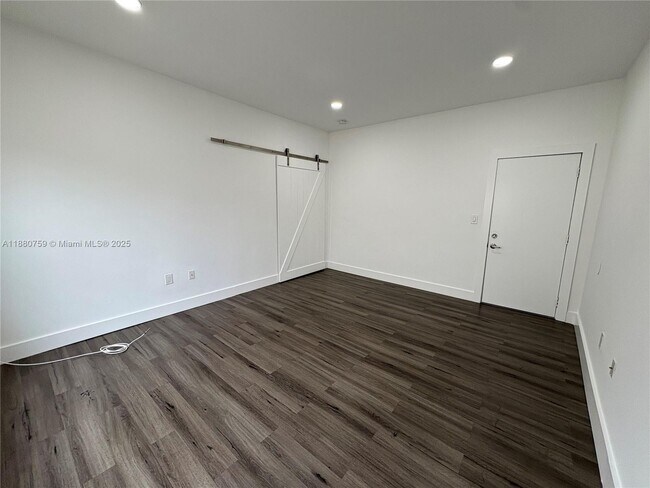 Foto del edificio - 3237 SW 4th St