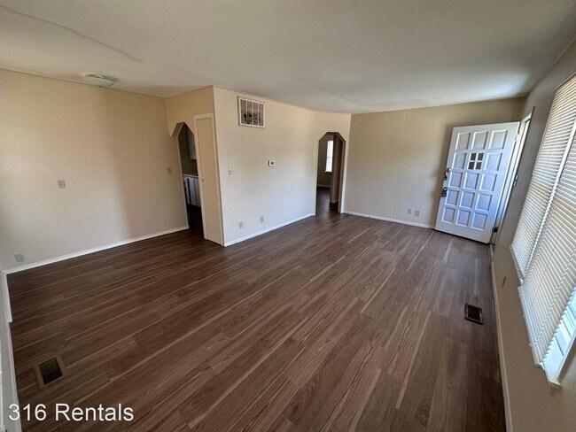 Building Photo - 2 br, 1 bath House - 1318 N Chautauqua