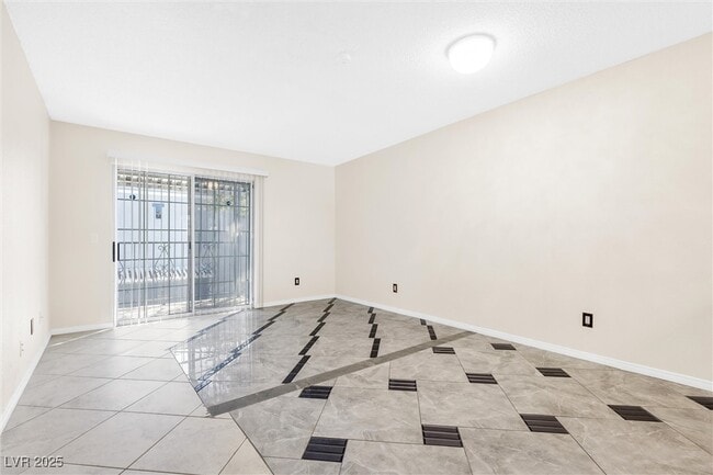 Building Photo - 3823 S Maryland Pkwy