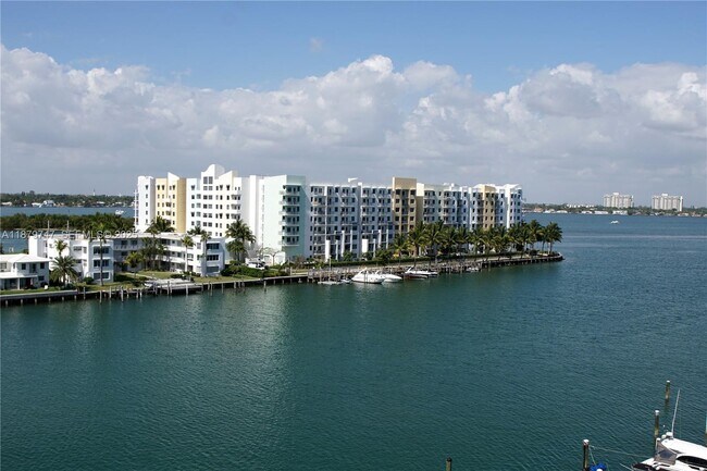 Foto del edificio - 7928 East Dr