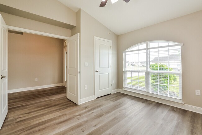 Foto del edificio - 706 Chelsea Ave