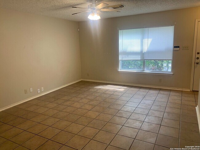 Foto del edificio - 5515 Kenton Bluff