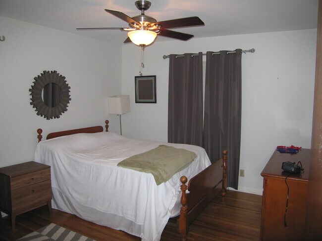 Foto del edificio - 5055 Howard Pl