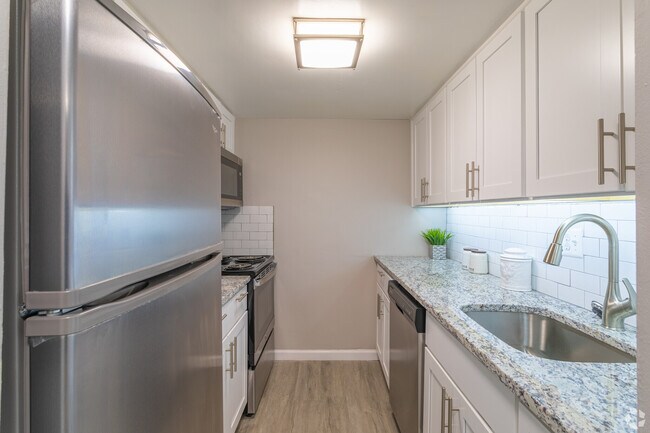 Foto del edificio - Hidden Creek Apartments