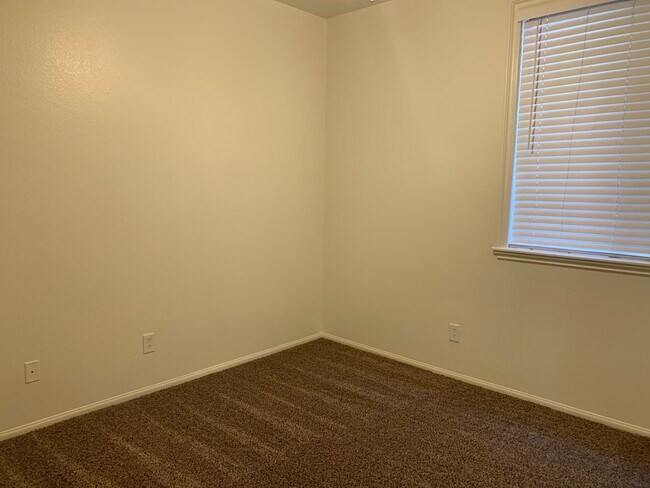 Building Photo - 4320 Desert Park Ave