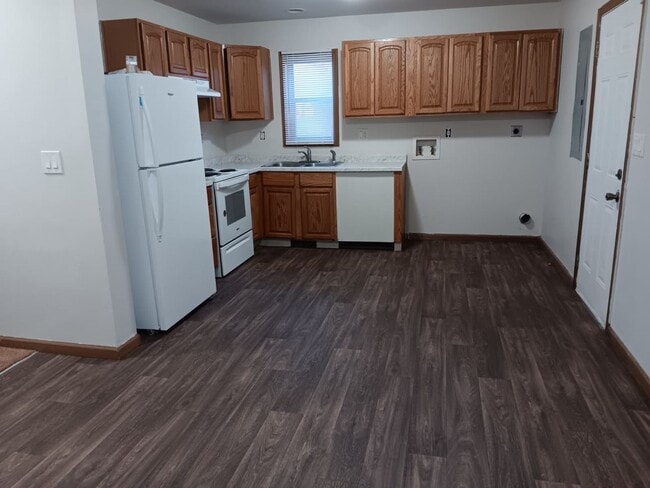 Foto del edificio - For Rent - Four-Bedroom Two-Bathroom Home Available NOW!