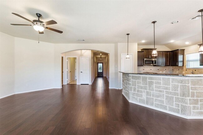 Building Photo - 205 Whitman Dr
