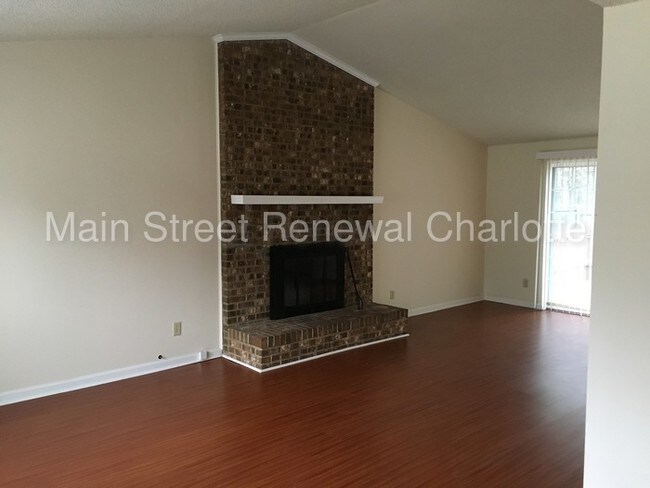 Foto del edificio - 6621 Reddman Rd