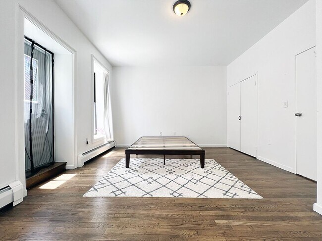 Building Photo - 253 W 113th St