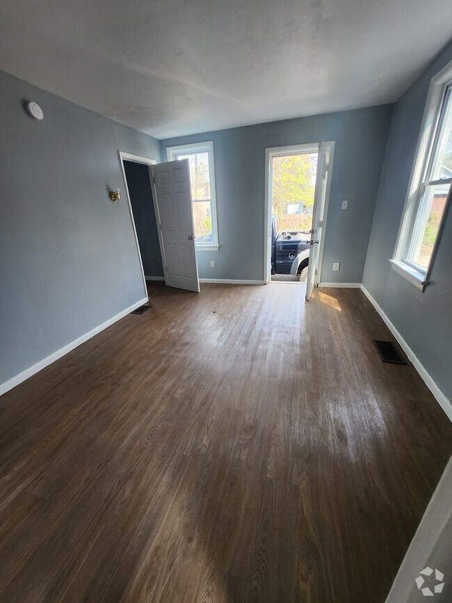 Building Photo - 611 Schaaf Pl