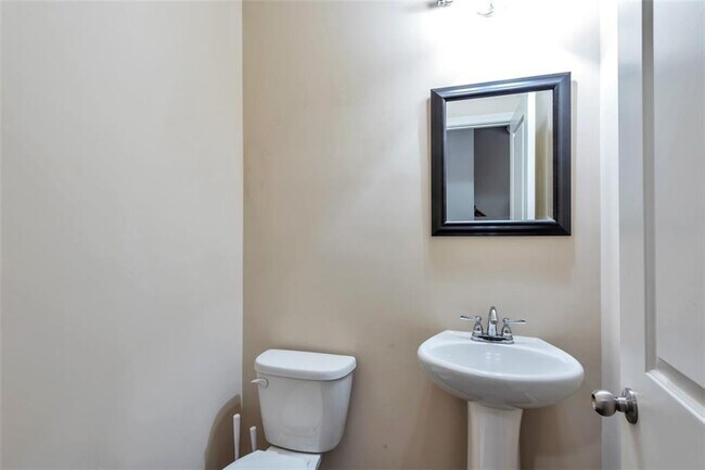 Foto del edificio - 2755 Maple Park Pl