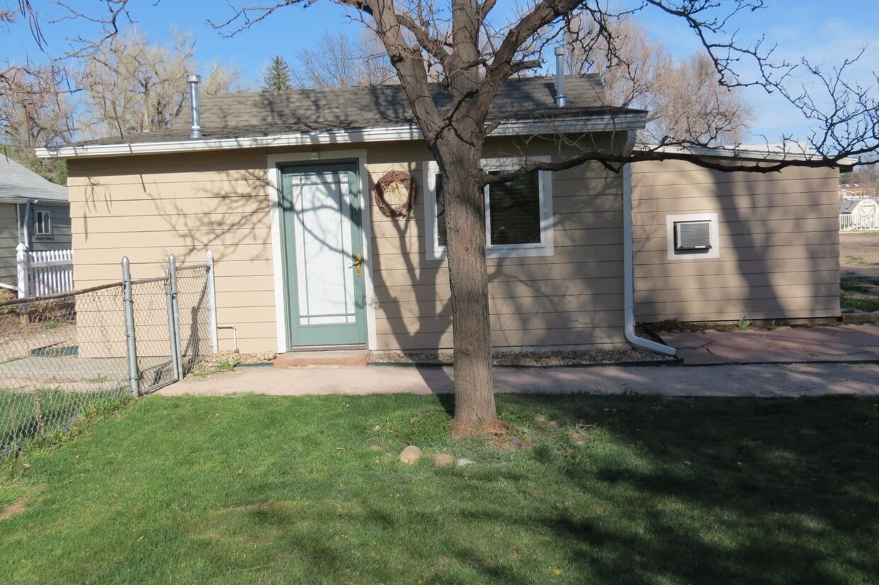 Photo - 2105 3rd