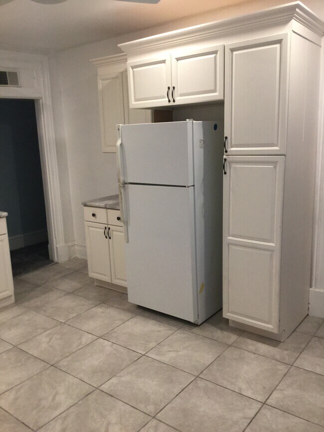 Kitchen- Fridge - 400 E 19th St