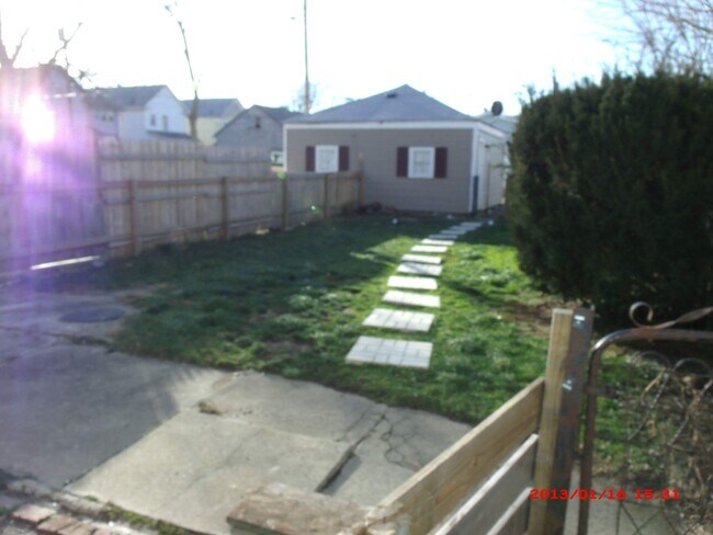 Foto del edificio - 701 runnion ave