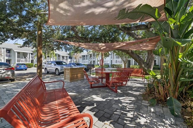 Building Photo - 5440 S MacDill Ave