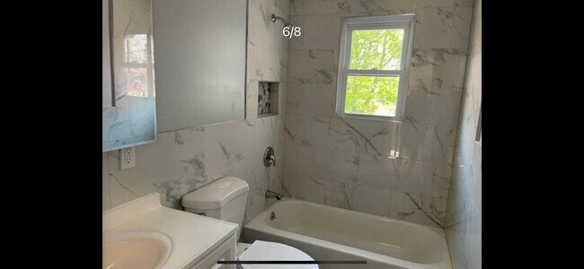 Building Photo - 146 Lyon Pl