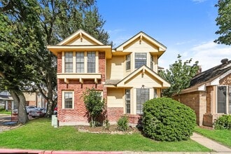 Building Photo - 8603 Kinghaven St