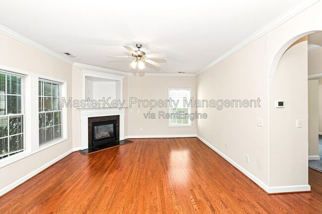 Foto del edificio - 725 Keystone Park Dr