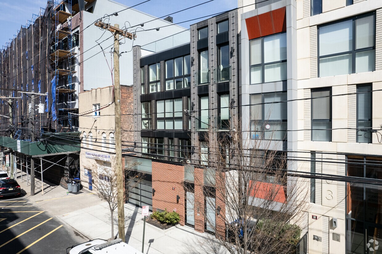 Foto principal - 705 Clinton St