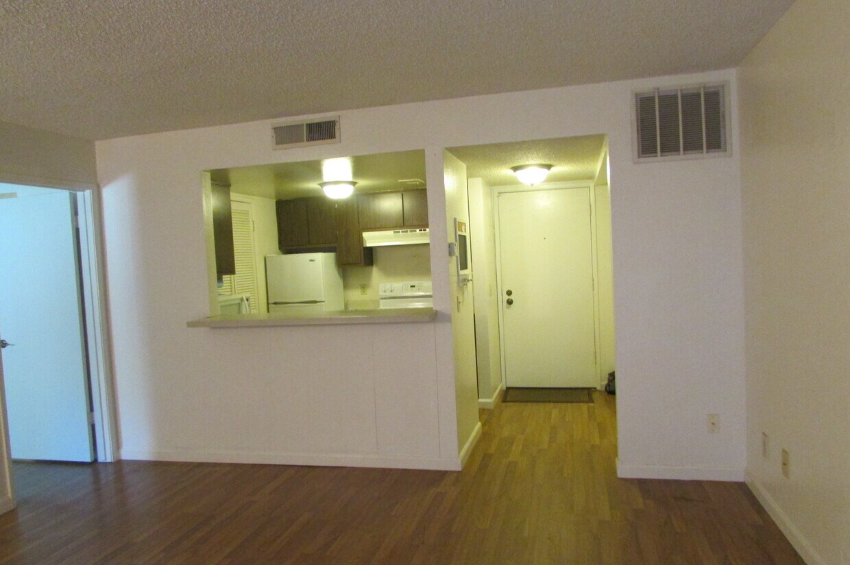 967 Fulton Ave Unit 561, Sacramento, CA 95825 Condo for Rent in