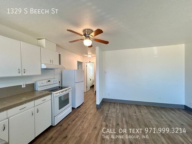 Building Photo - 1329 S Beech St