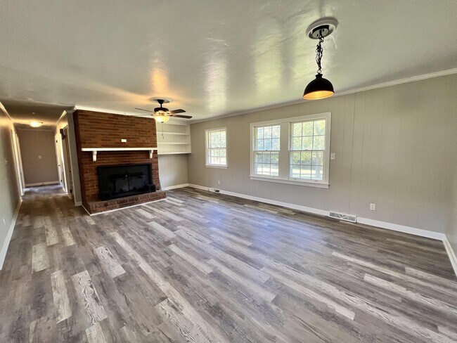 Building Photo - 2114 NC-62