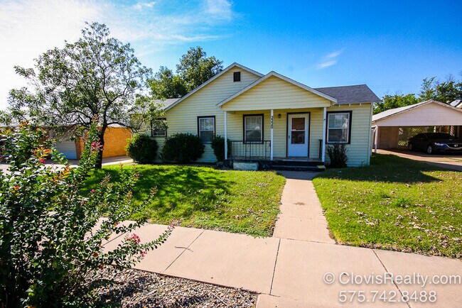 Front of House - 2220 Axtell St
