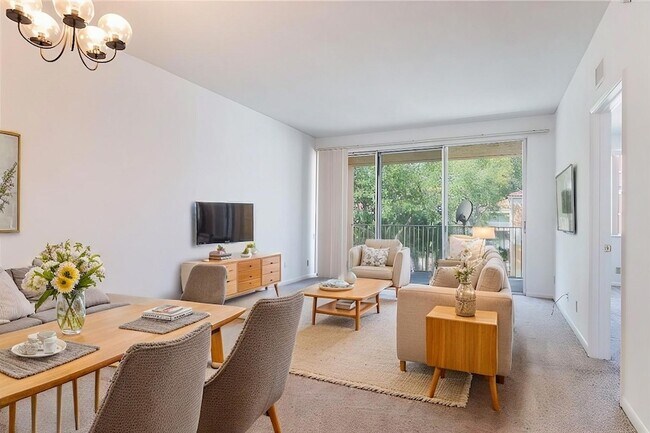 Foto del edificio - 8240 NW 24th St