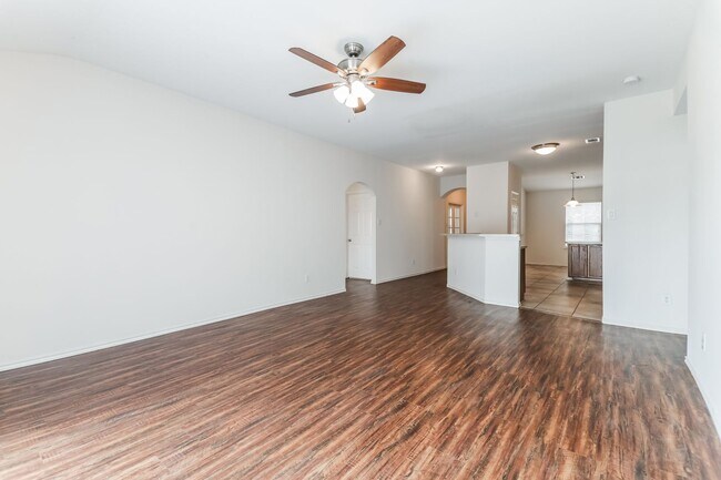 Foto del edificio - $1850 3/2/2 with office/flex space in family friendly neighborhood in Forney!