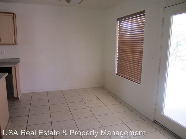 Building Photo - 4 br, 2 bath House - 3205 Honeysuckle Ave