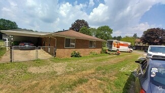 Building Photo - 373 Oak Manor St NE