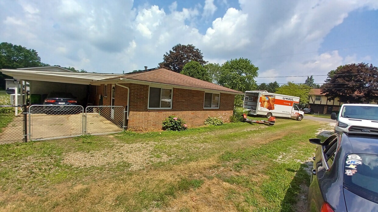 Foto principal - 373 Oak Manor St NE