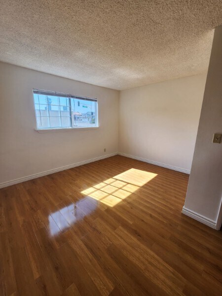 Foto del edificio - 810 E Grand Ave
