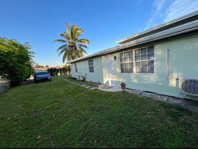 Foto del edificio - 1340 NE 204th Terrace