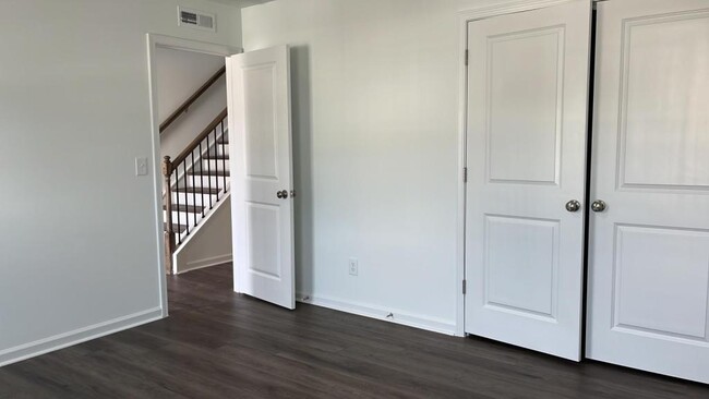 Building Photo - 836 Basswood Gln Trl