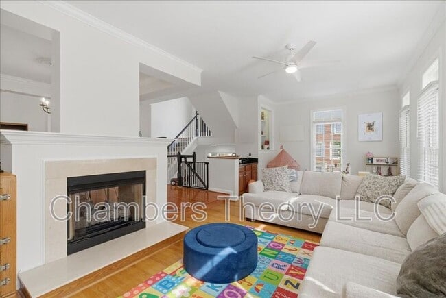 Foto del edificio - 6400 Gladys May Ln