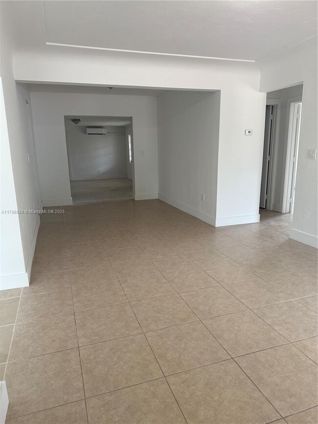 Foto del edificio - 6473 SW 25th St
