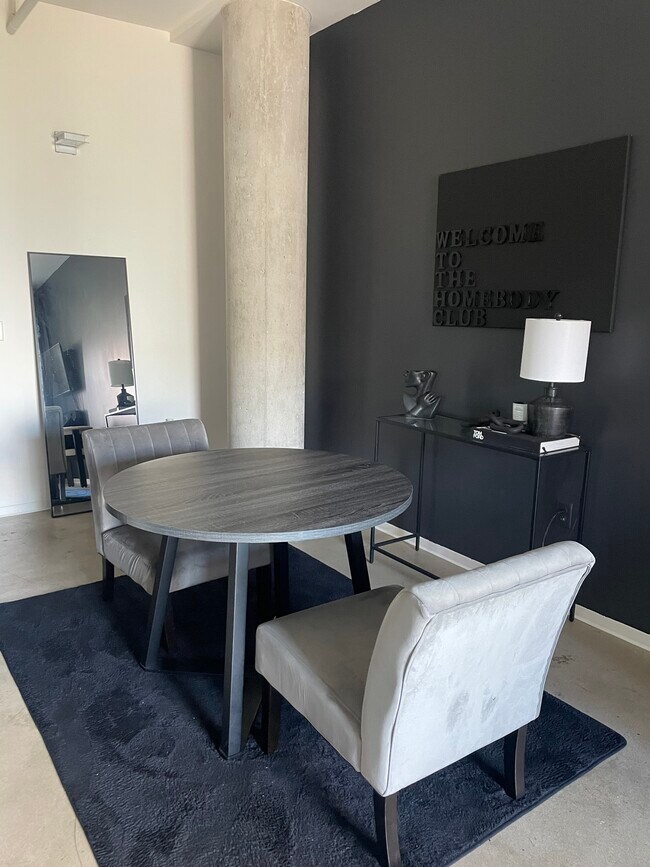 Foto del edificio - 2115 Yeaman Pl