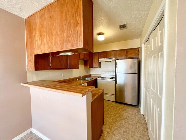 Foto del edificio - 707 Ruth Ct